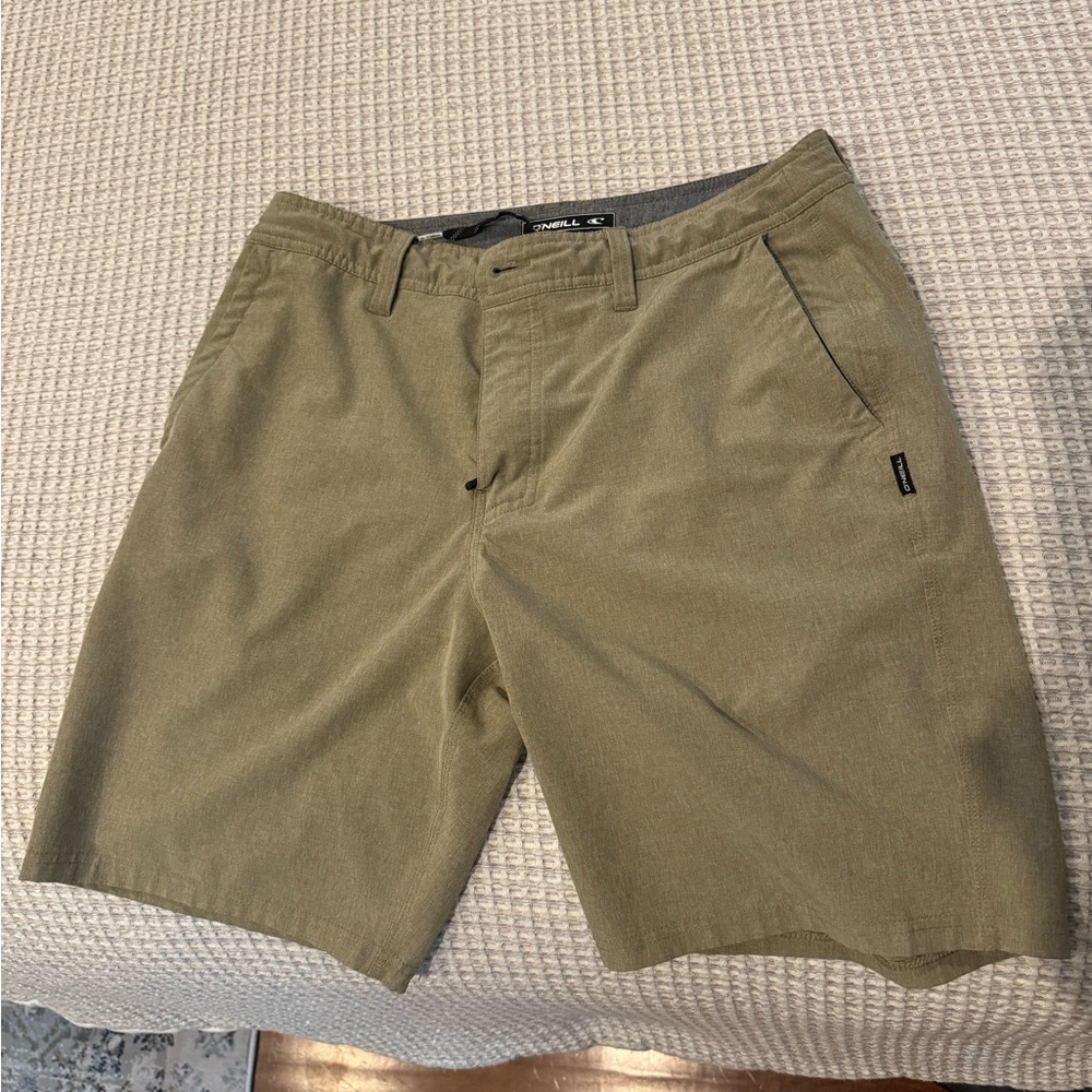 O’Neill hybrid 19” legnth board shorts. 32” waist.